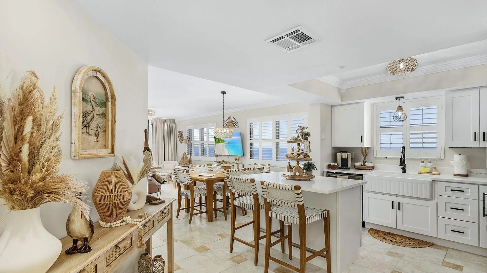 Gulf & Bay Views! 6th Floor W/ Pool & Bbq