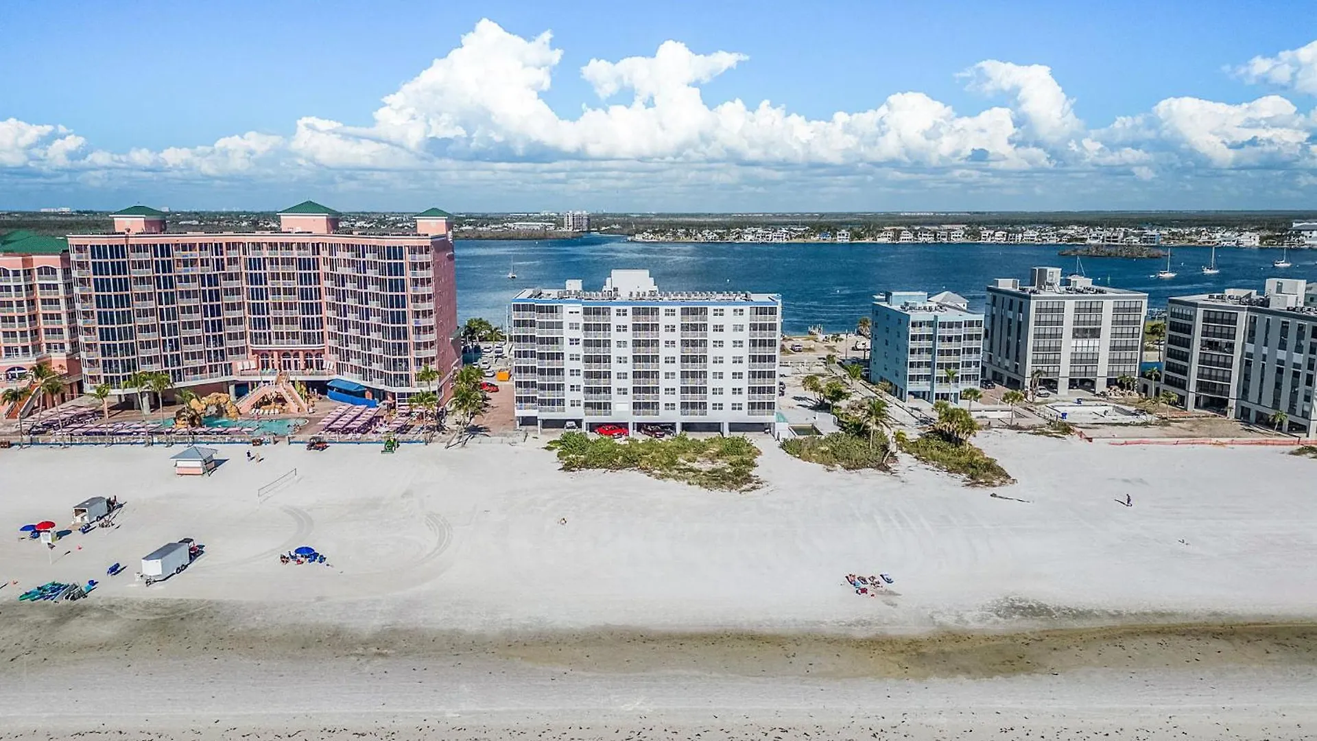 Gulf & Bay Views! 6th Floor W/ Pool & Bbq *