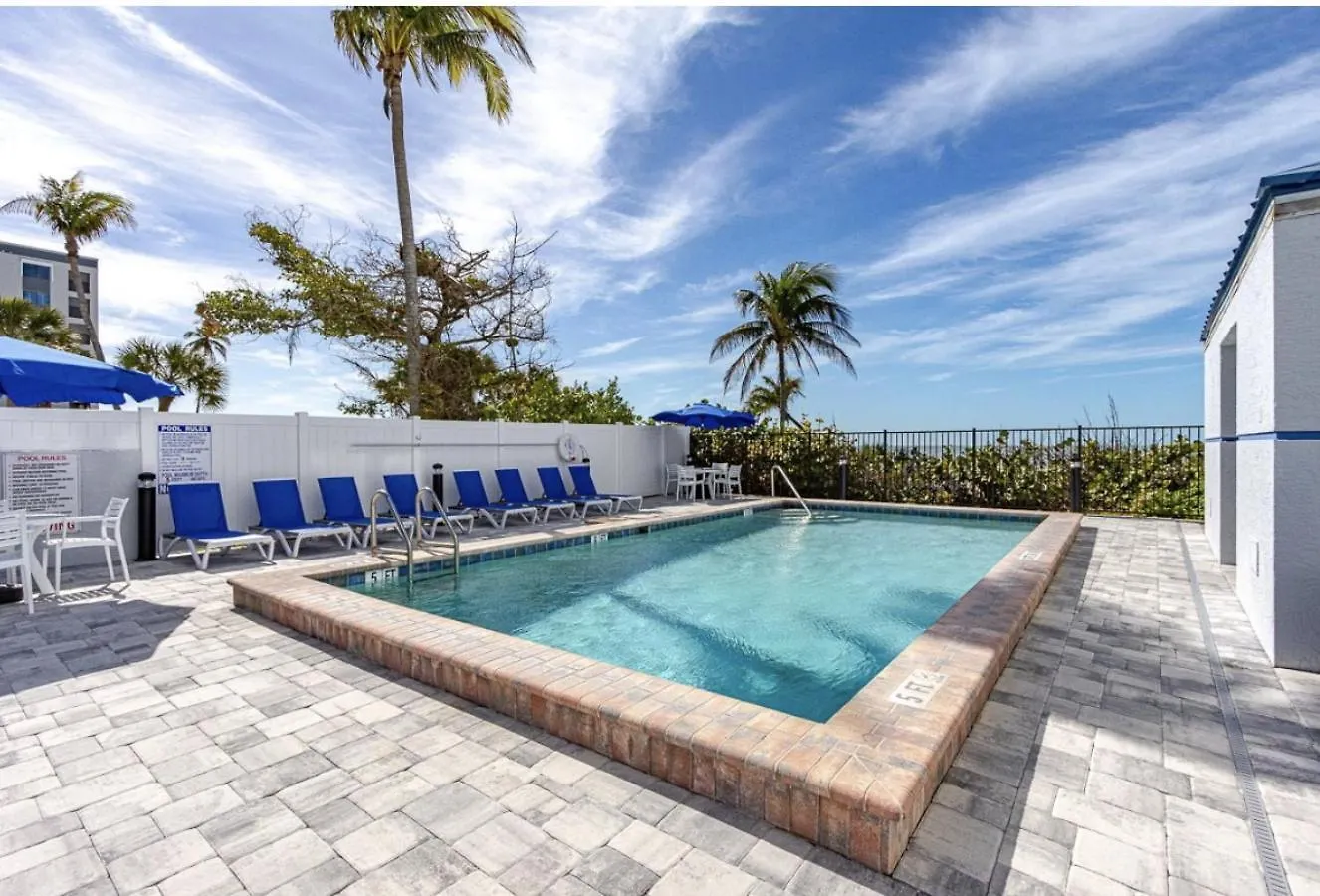 بيت للعطل Newly Remodeled Gulf-view W/ Pool & Lanai