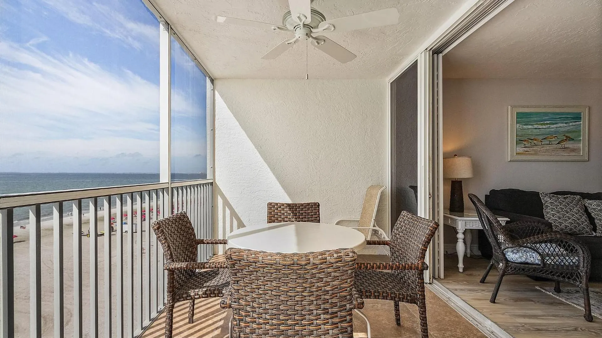 Vakantiehuis Stunning Gulf-front Condo: Pool & Private Balcony