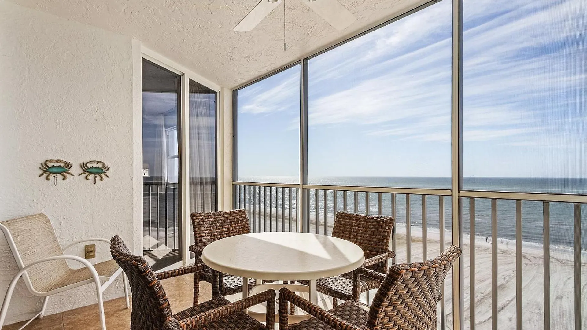 Vakantiehuis Stunning Gulf-front Condo: Pool & Private Balcony *