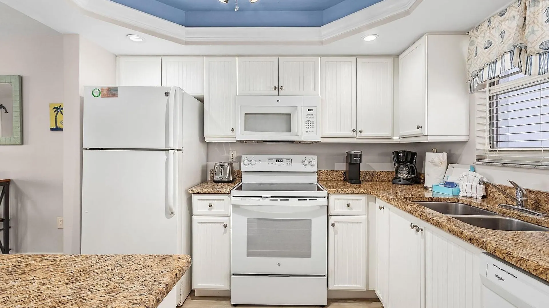 Stunning Gulf-front Condo: Pool & Private Balcony Fort Myers Beach