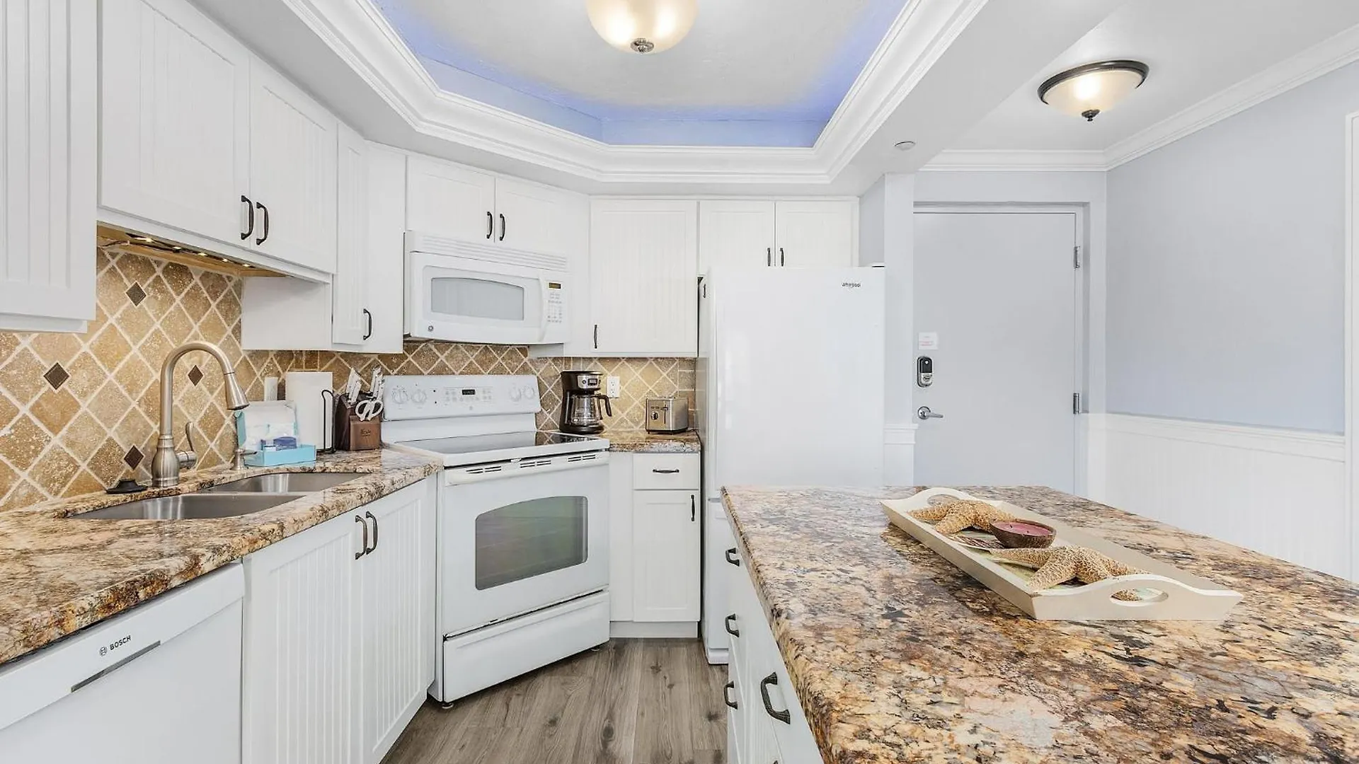 Beachfront Bliss: Gulf Views, Pool, Sleeps 8! Hébergement de vacances *