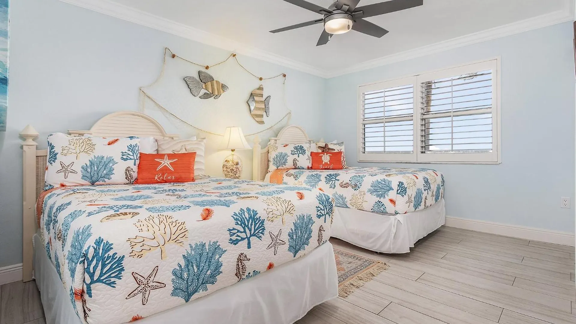 בית נופש Beachfront Corner: Gulf Views, Pool, Walk Times Sq