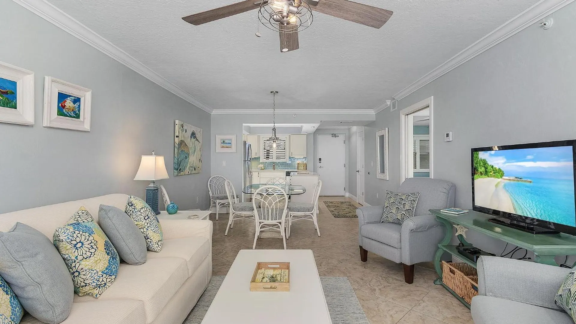 Beachfront Condo: Gulf & Bay Views, Pool, Downtown Fort Myers Beach