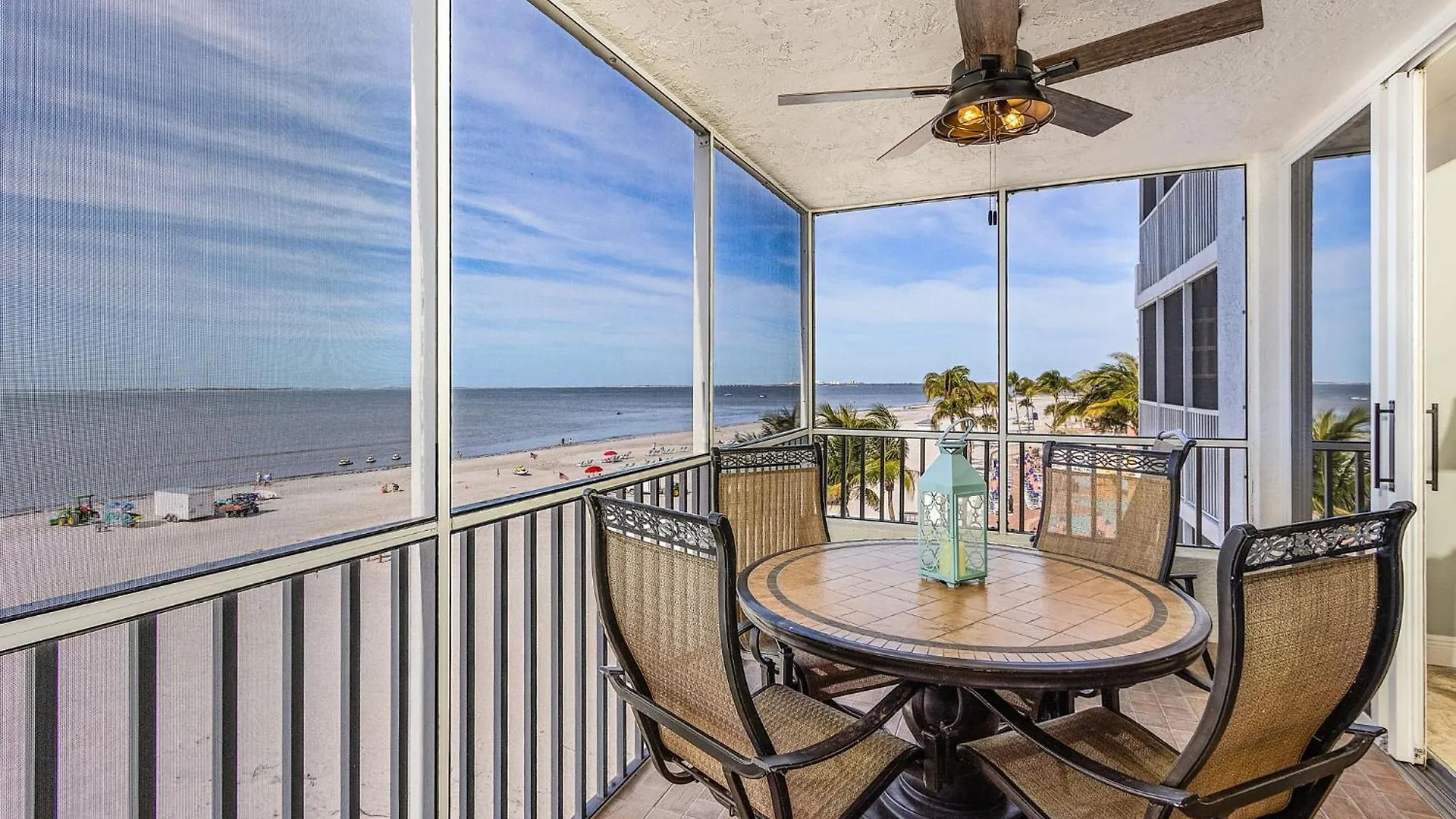Сasa de vacaciones Beachfront Condo: Gulf & Bay Views, Pool, Downtown *