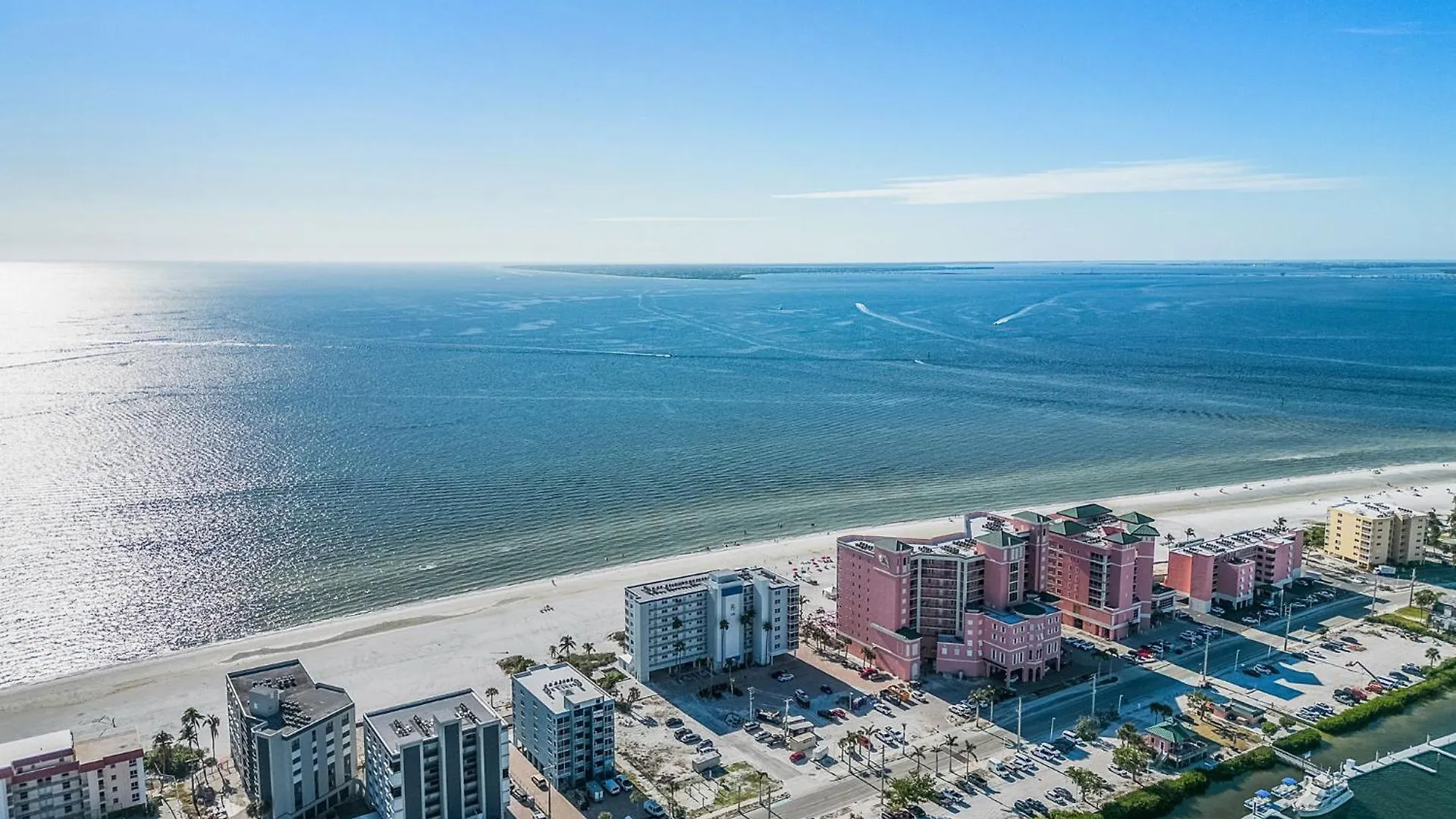 度假居 Beachfront Bliss: Views, Pool, Walk To Times Sq! *