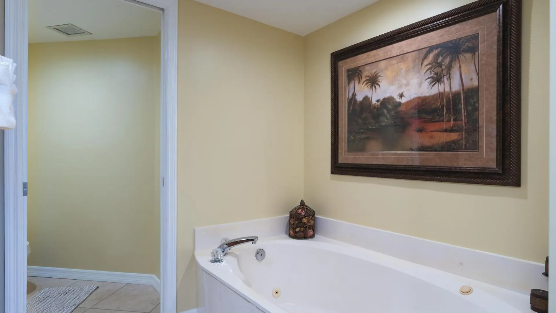 Ocean Harbor: Balcony, Wet Bar, Views * Fort Myers Beach