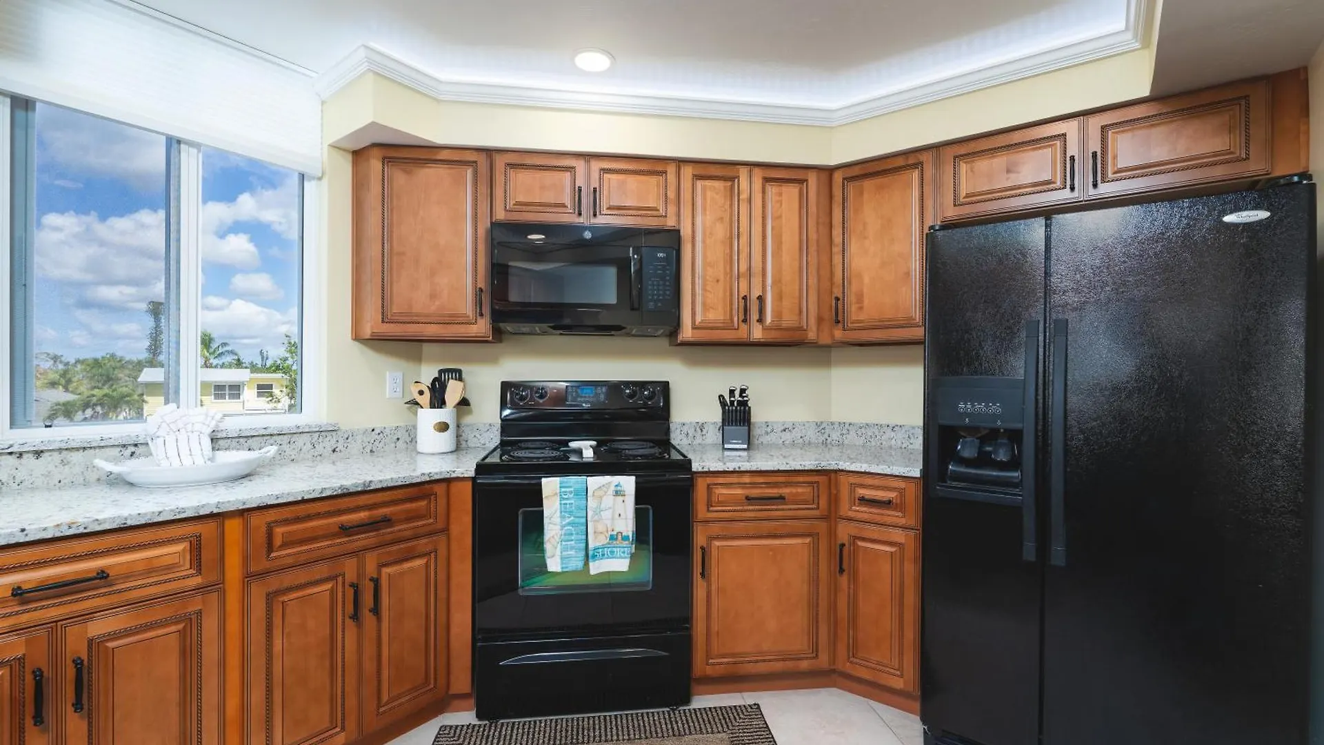 Ocean Harbor: Balcony, Wet Bar, Views * Fort Myers Beach