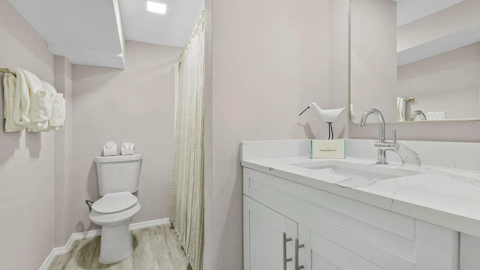 Charming Oasis: Heated Pool, & Access
