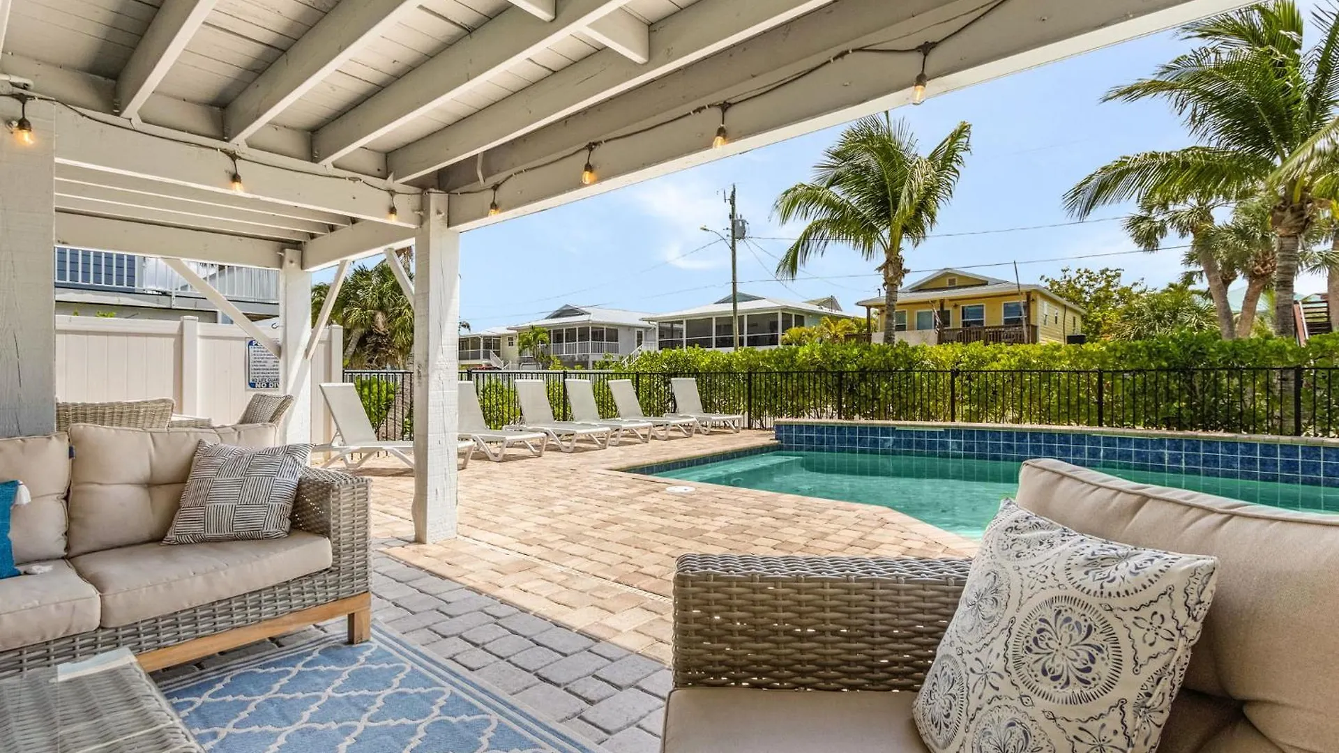 Charming Oasis: Heated Pool, & Access *