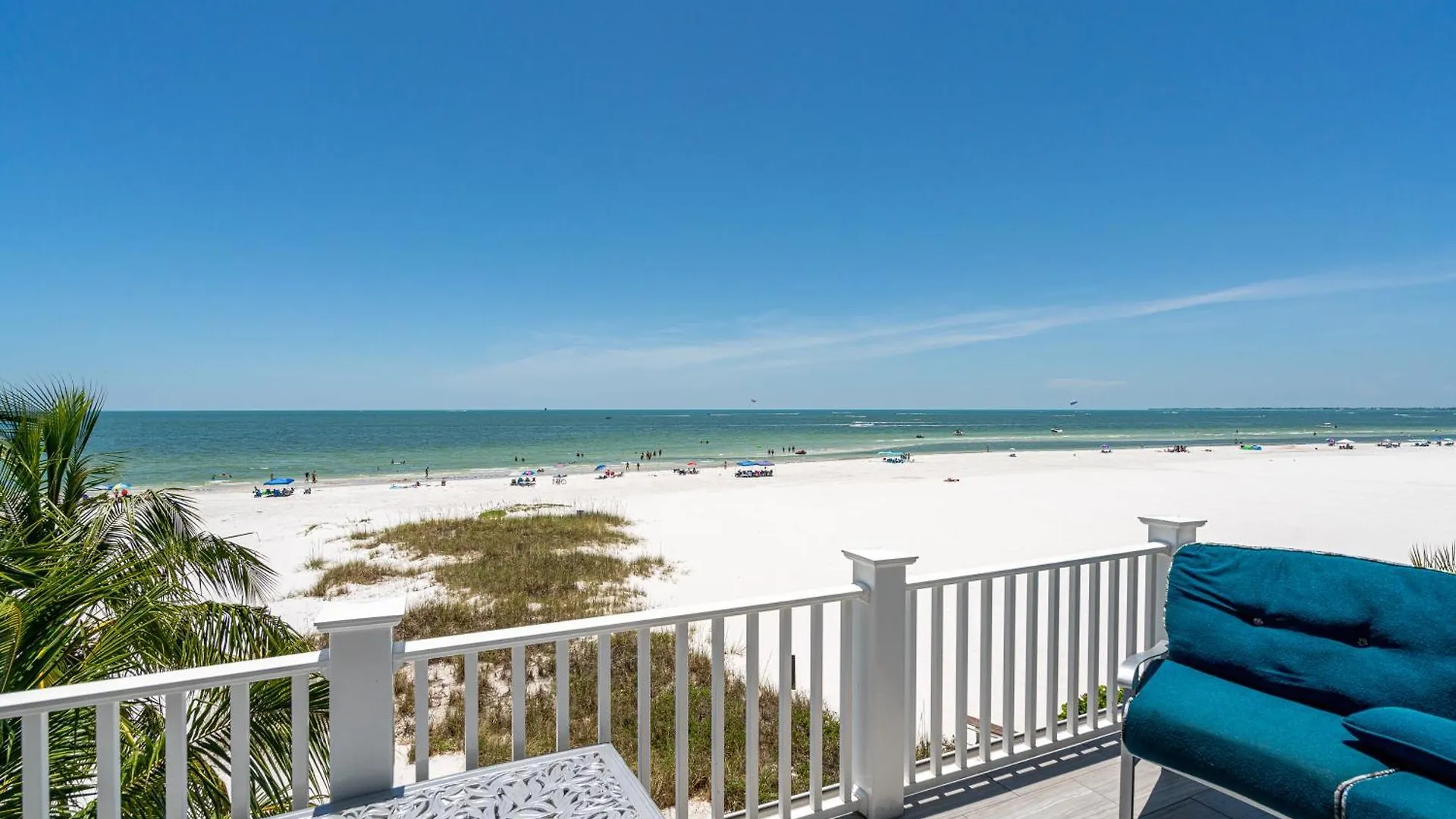 Island Haven: Two Units, Pool, Proximity