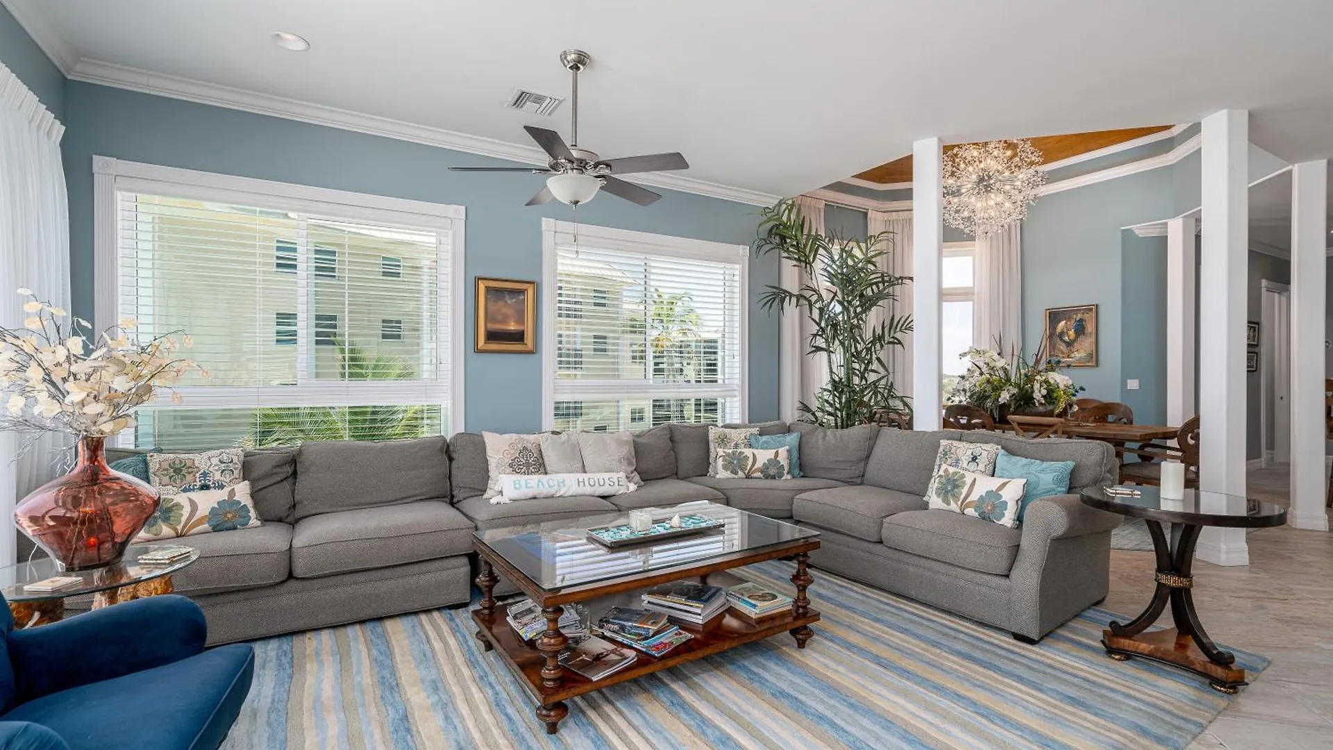 Island Haven: Two Units, Pool, Proximity