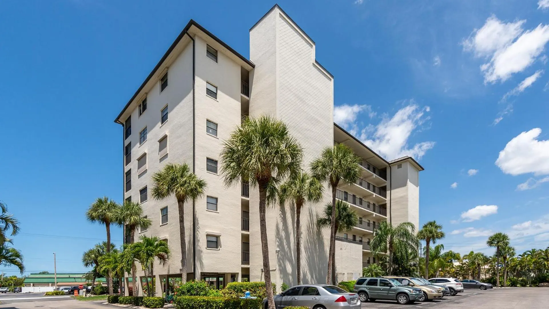 Semesterbostad Always Summertime: Views, Pool & Pickleball Courts Fort Myers Beach