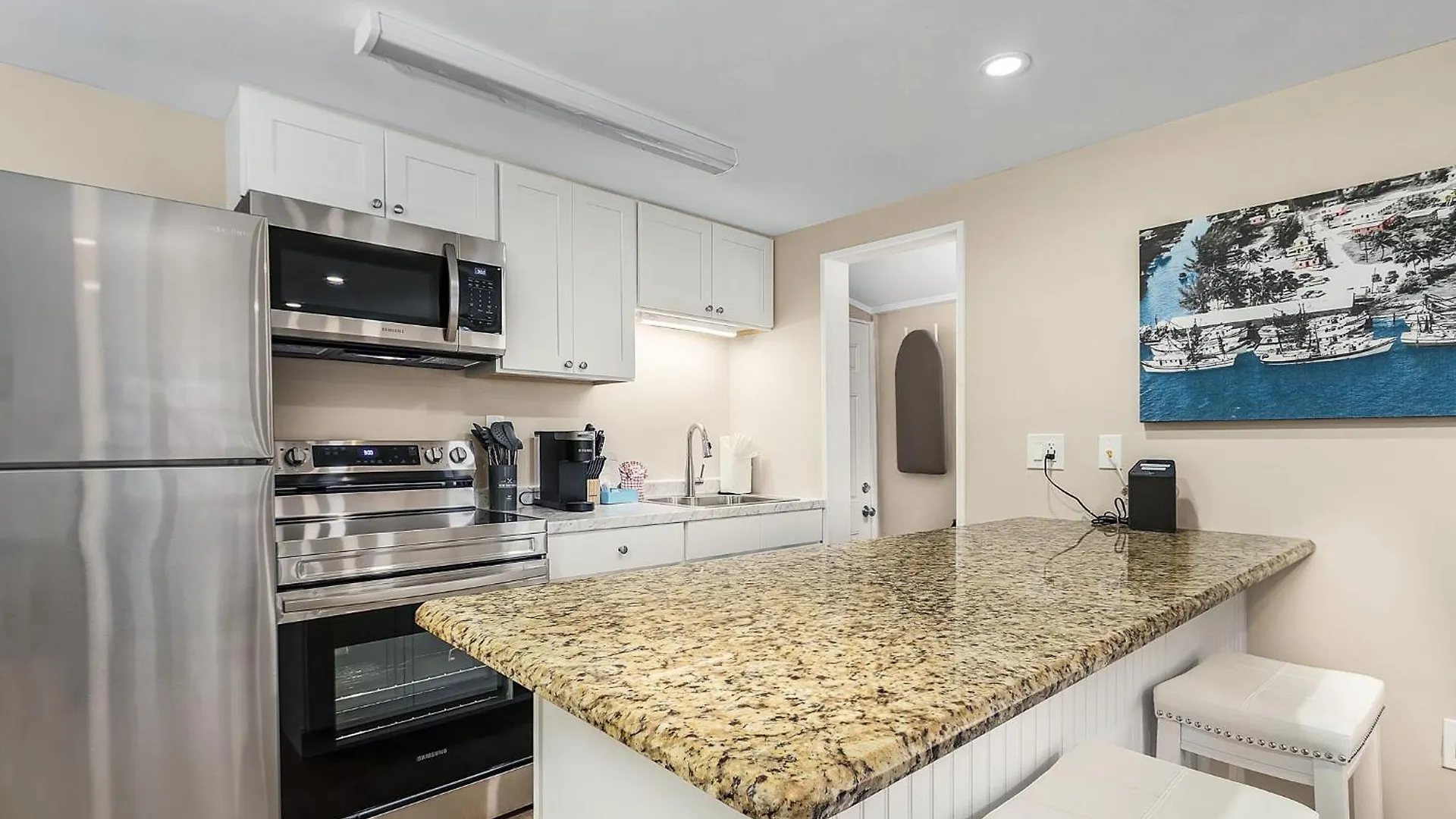 Charming 1br Near Times Square & * Fort Myers Beach