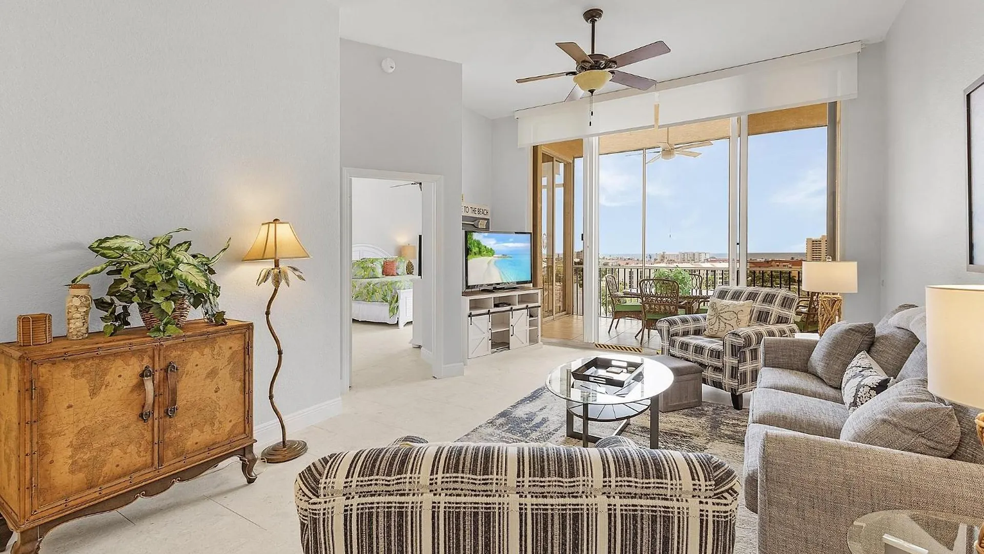 Palm Harbor Penthouse With Marina Views