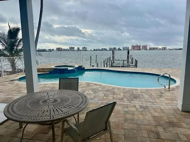 Sea Breeze Bay - 950 San Carlos Drive * Fort Myers Beach
