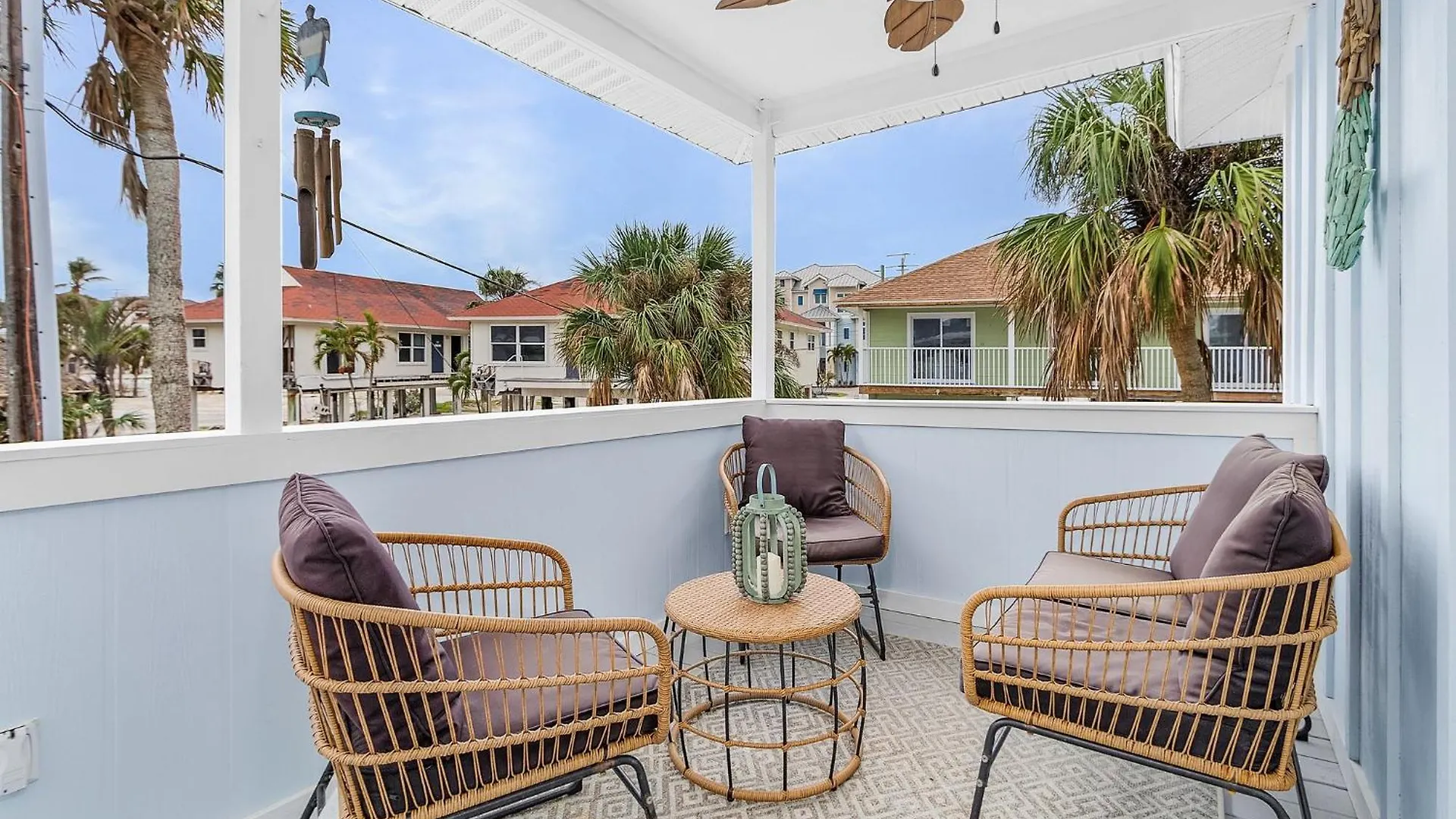 Nyaraló Madison Court: Pool, & Walk To The Beach! *