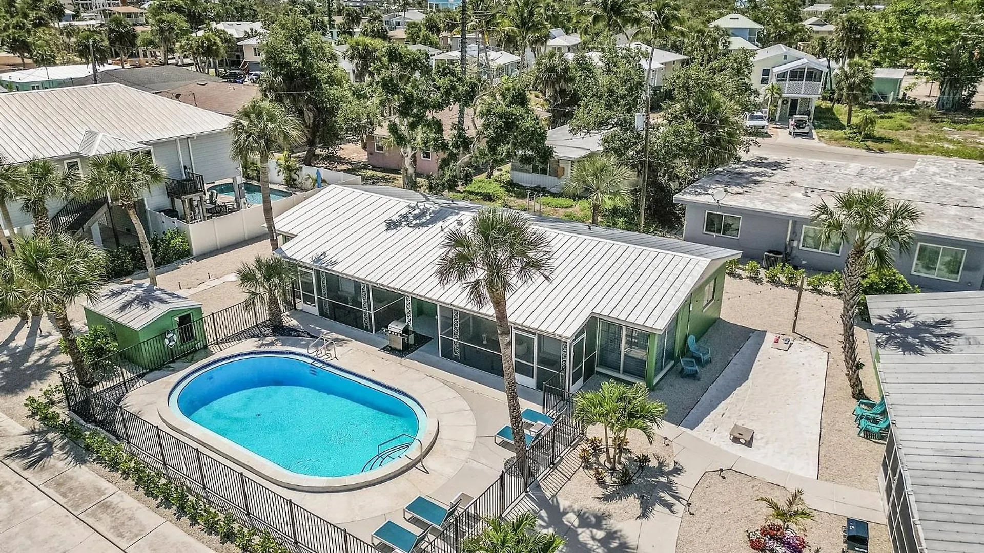 Charming Beachside Villa: Pool, Modern Amenities 迈尔斯堡海滩