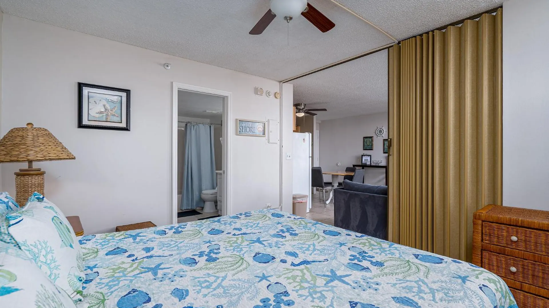 Beachfront Bliss: Gulf Views, Pool & Pet-friendly Nyaraló