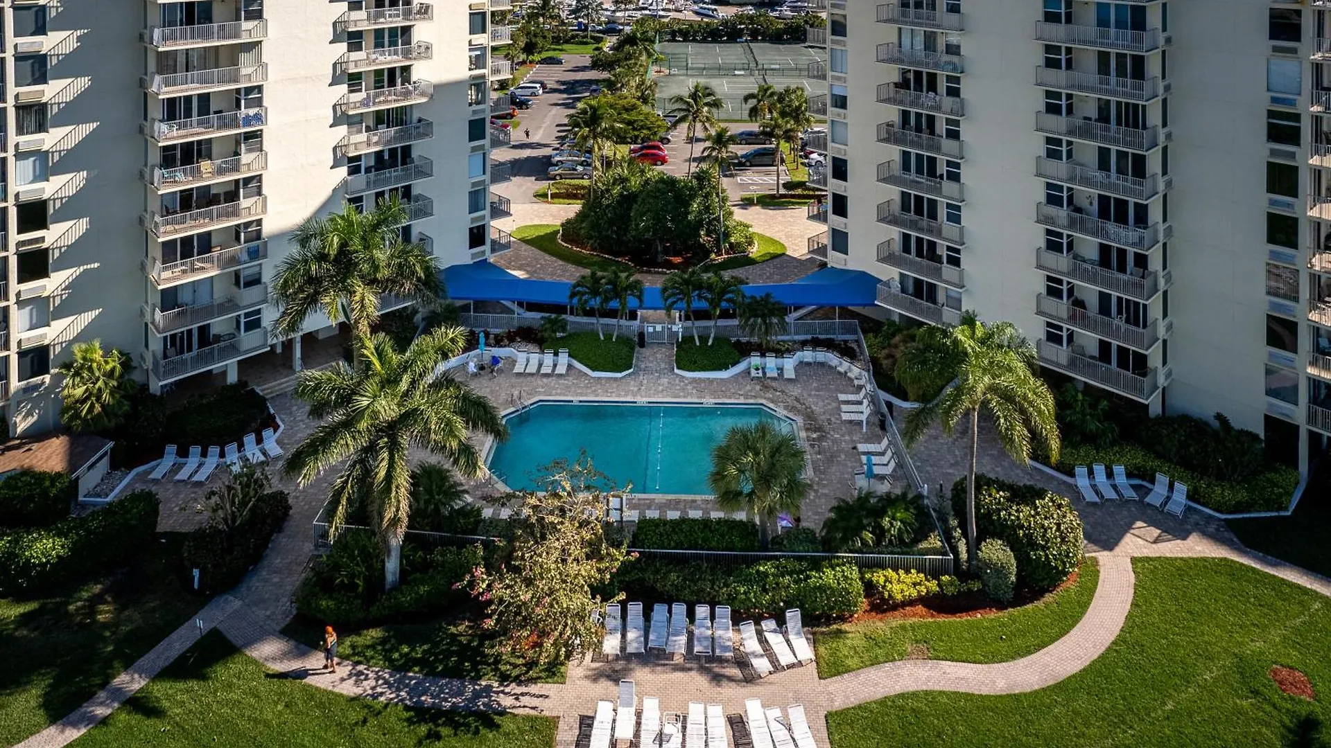 Beachfront Bliss: Gulf Views, Pool & Pet-friendly Nyaraló Fort Myers Beach