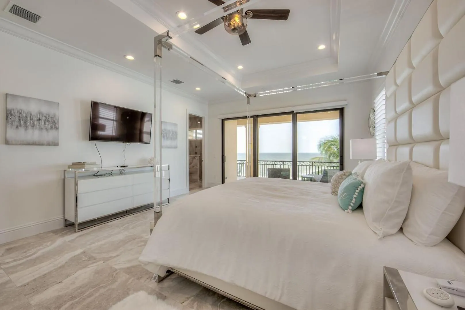 Big Kahuna Oasis: 10br, Pools & Access Fort Myers Beach