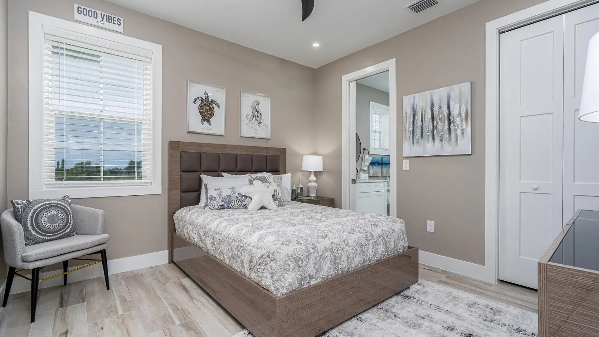 Bliss On The Bay: 5br Oasis W/ Pool, & Views *