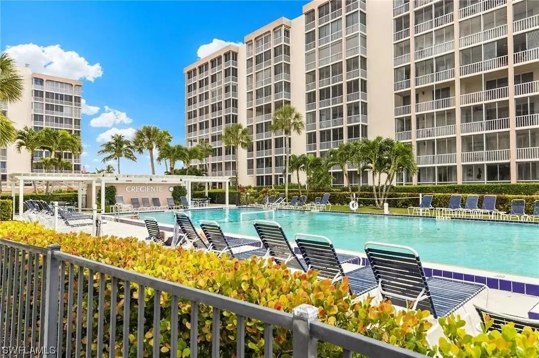 Beachfront -steps From Sparkling And Surf- Sun And Seekers - Roelens *