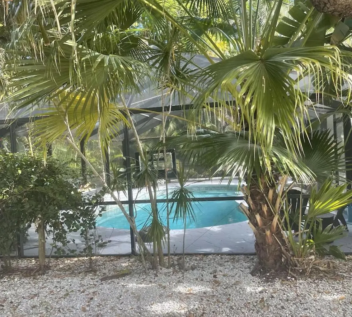 Mid Island Tranquility, Heated Pool, Steps To The - Coconut - Roelens Casa vacanze Fort Myers Beach