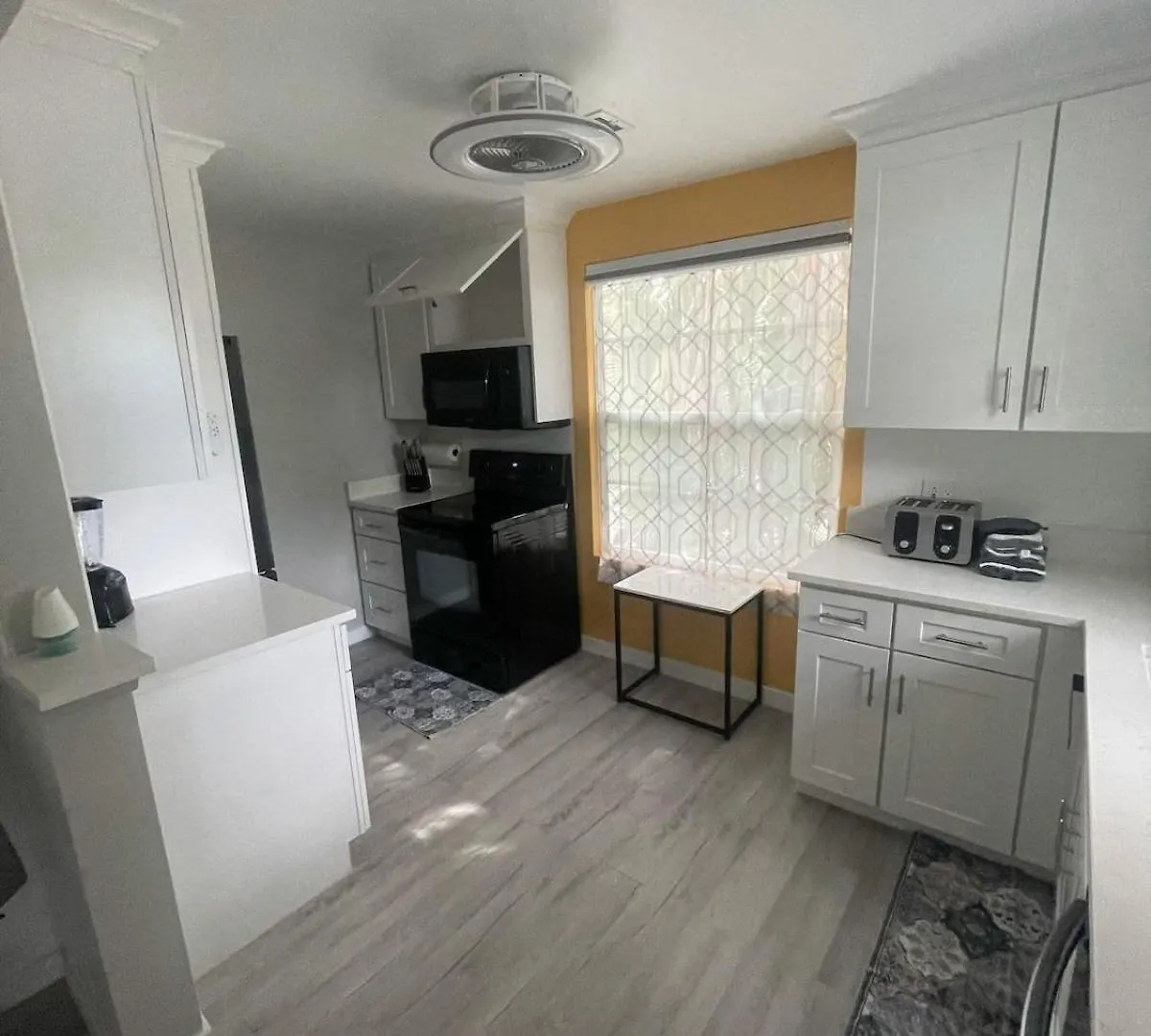 Mid Island Tranquility, Heated Pool, Steps To The - Coconut - Roelens Fort Myers Beach
