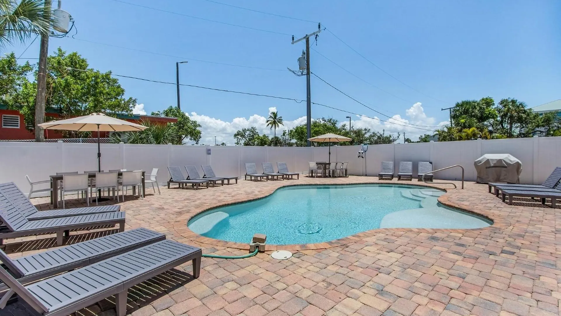펜션 Coconut Sunsets A&b 2633 Estero Blvd *