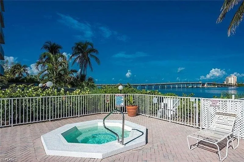 Beachfront Lovers Key Appartamento *