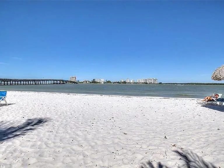 Beachfront Lovers Key Appartamento