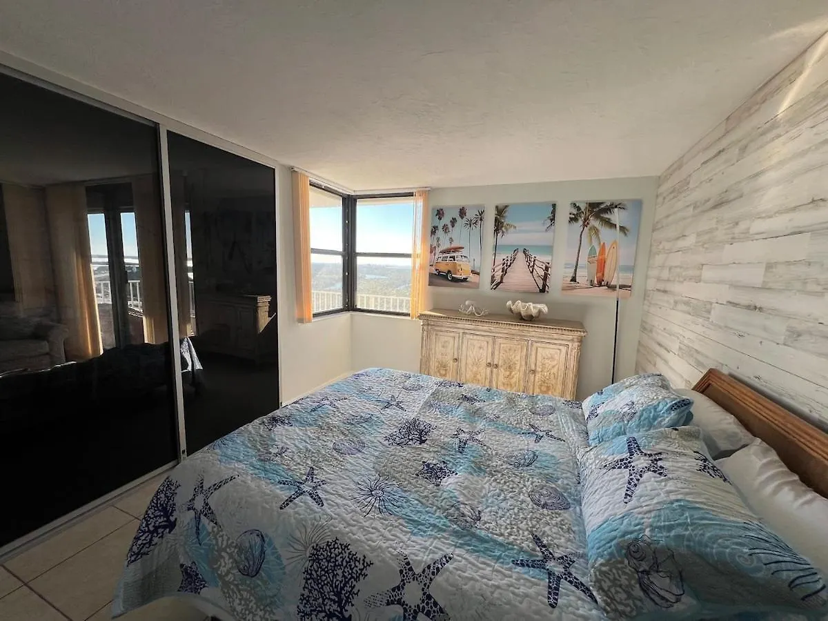 Beachfront Lovers Key Appartamento *