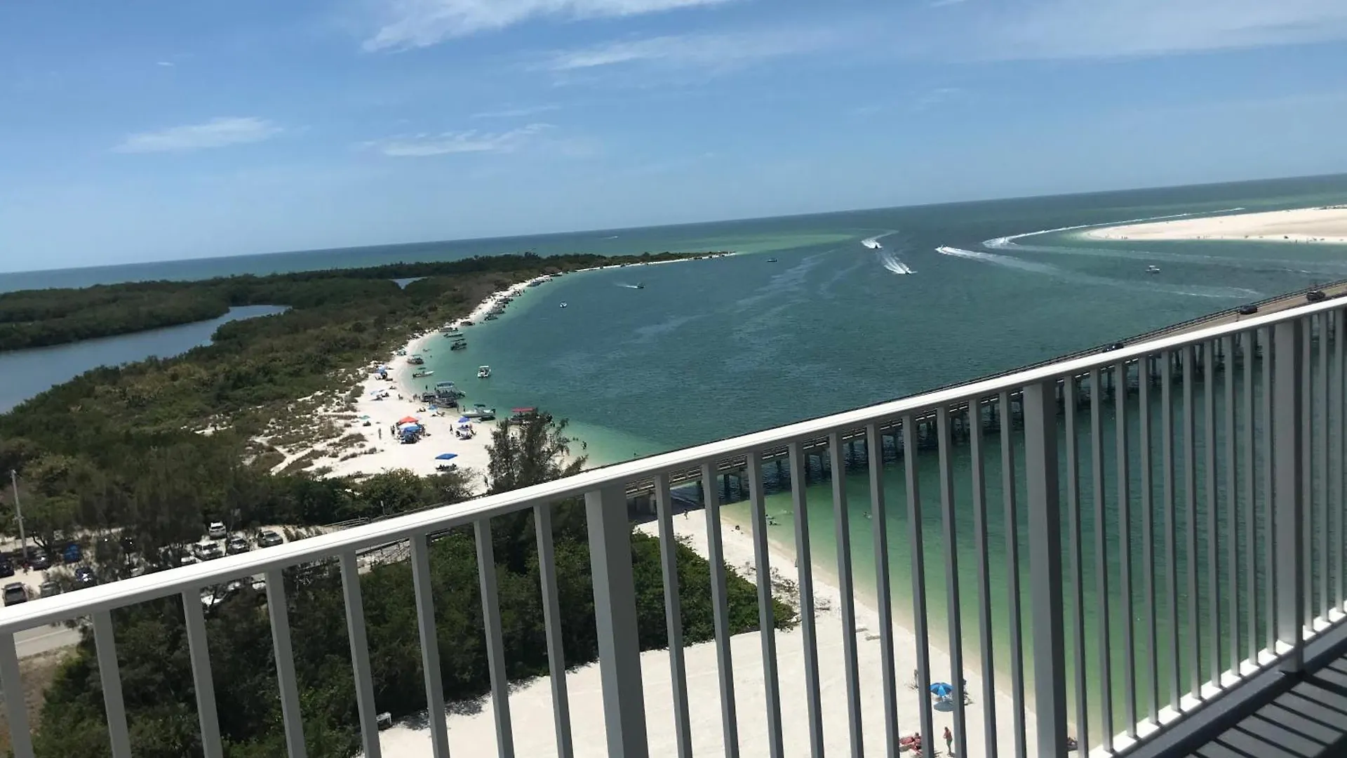 Beachfront Lovers Key Appartamento *