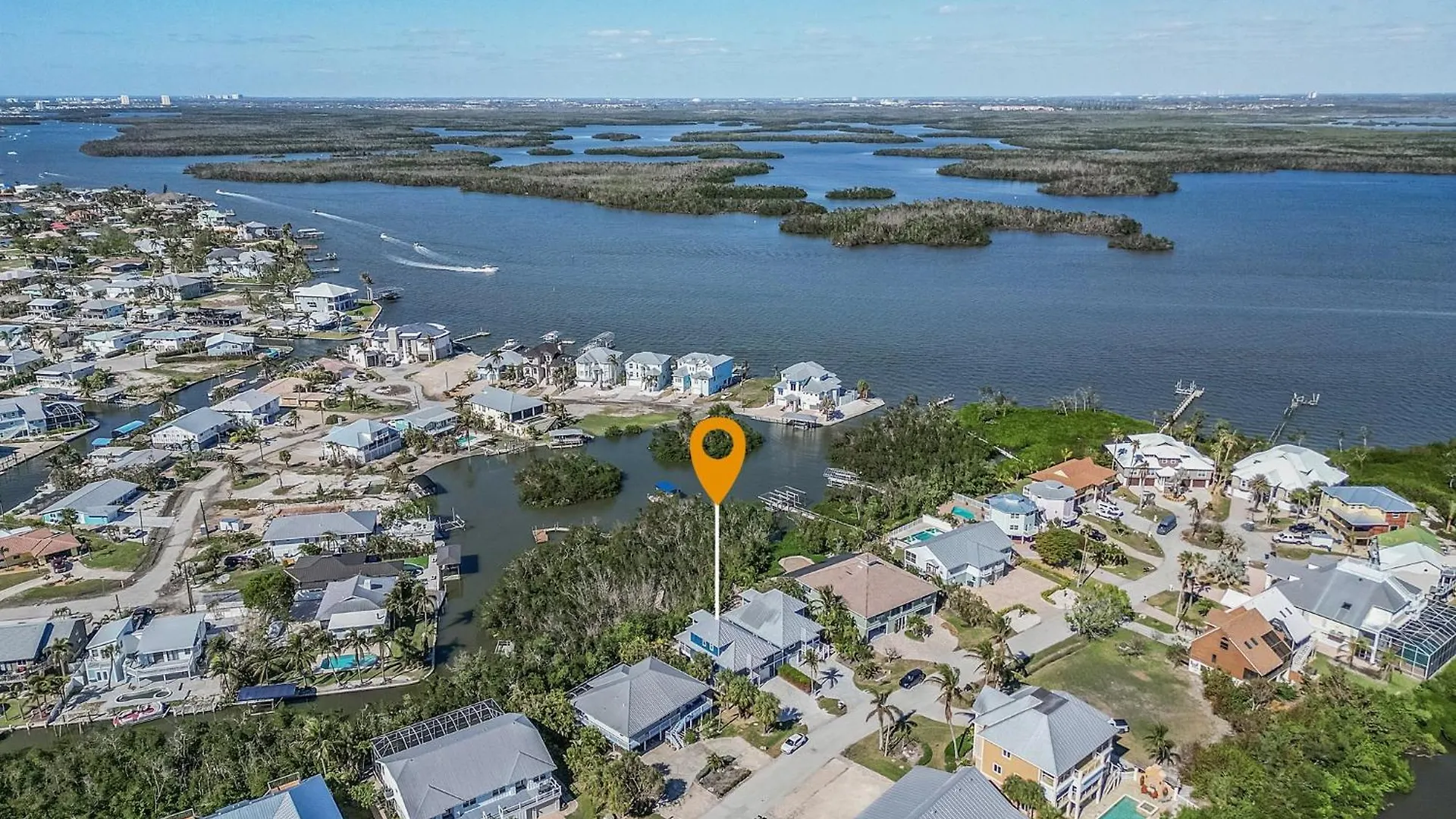 Close To Beach, Secluded Pier With Partial Bay Views - Blue Bayou A - Roelens Fort Myers Beach