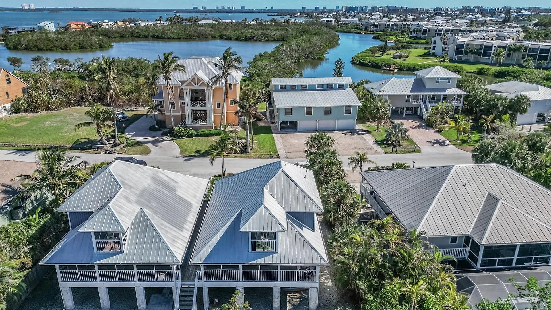 Nyaraló Close To Beach, Secluded Pier With Partial Bay Views - Blue Bayou A - Roelens *