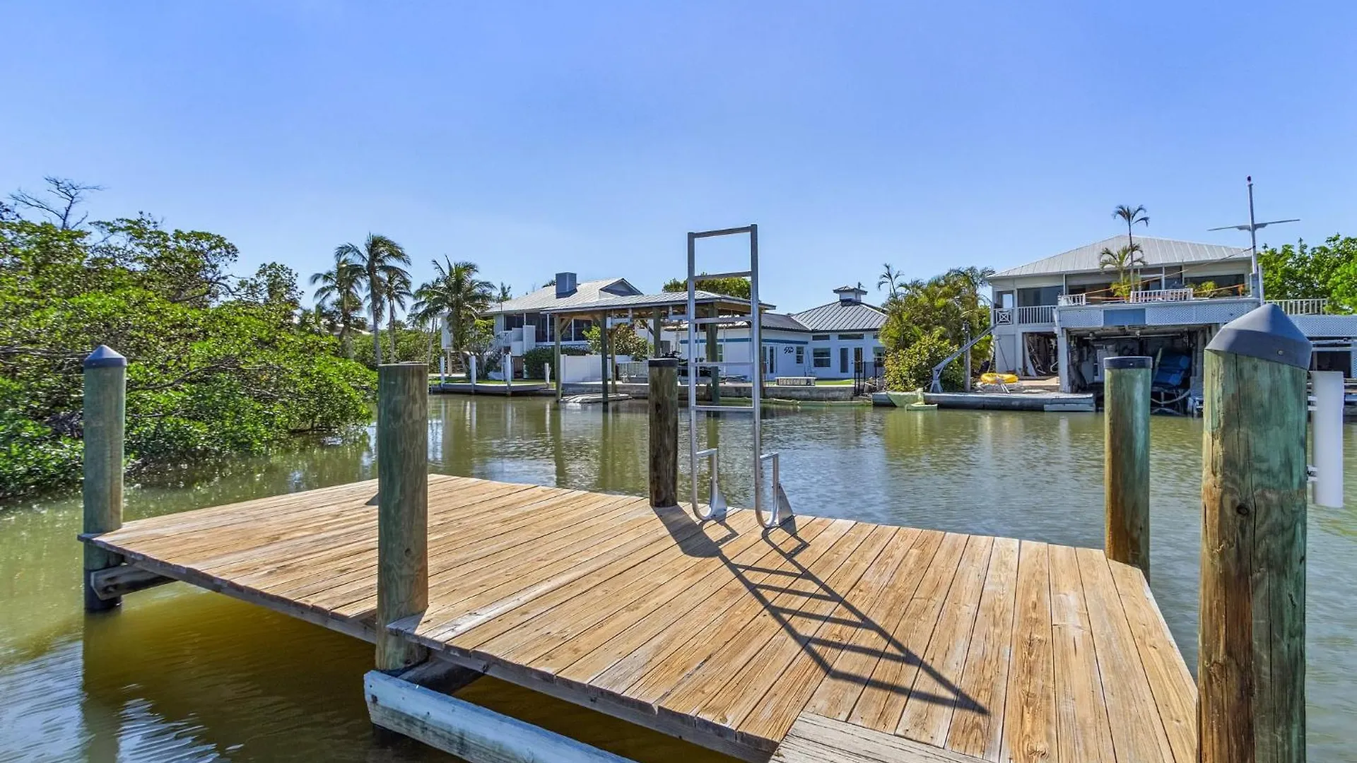 Nyaraló Close To Beach, Secluded Pier With Partial Bay Views - Blue Bayou A - Roelens *