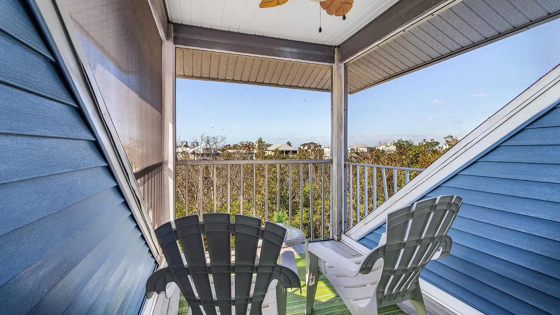 Close To Beach, Secluded Pier With Partial Bay Views - Blue Bayou A - Roelens