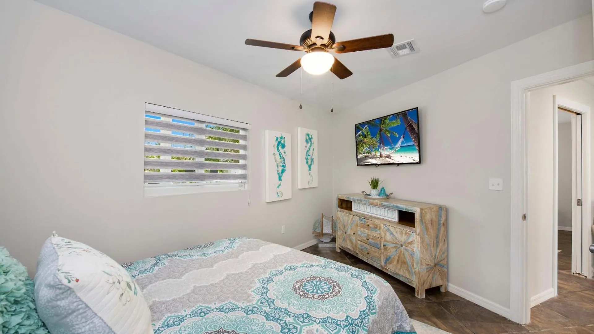 Hawkaritaville By Sun Palace Vacations * Fort Myers Beach