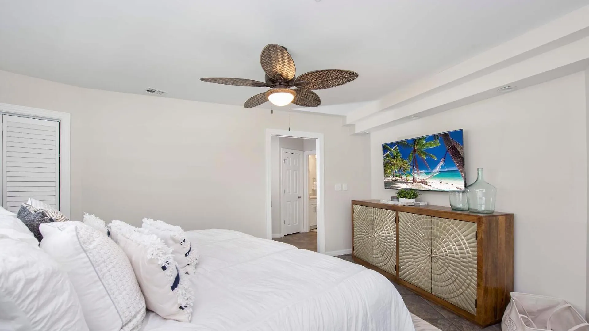 Hawkaritaville By Sun Palace Vacations * Fort Myers Beach