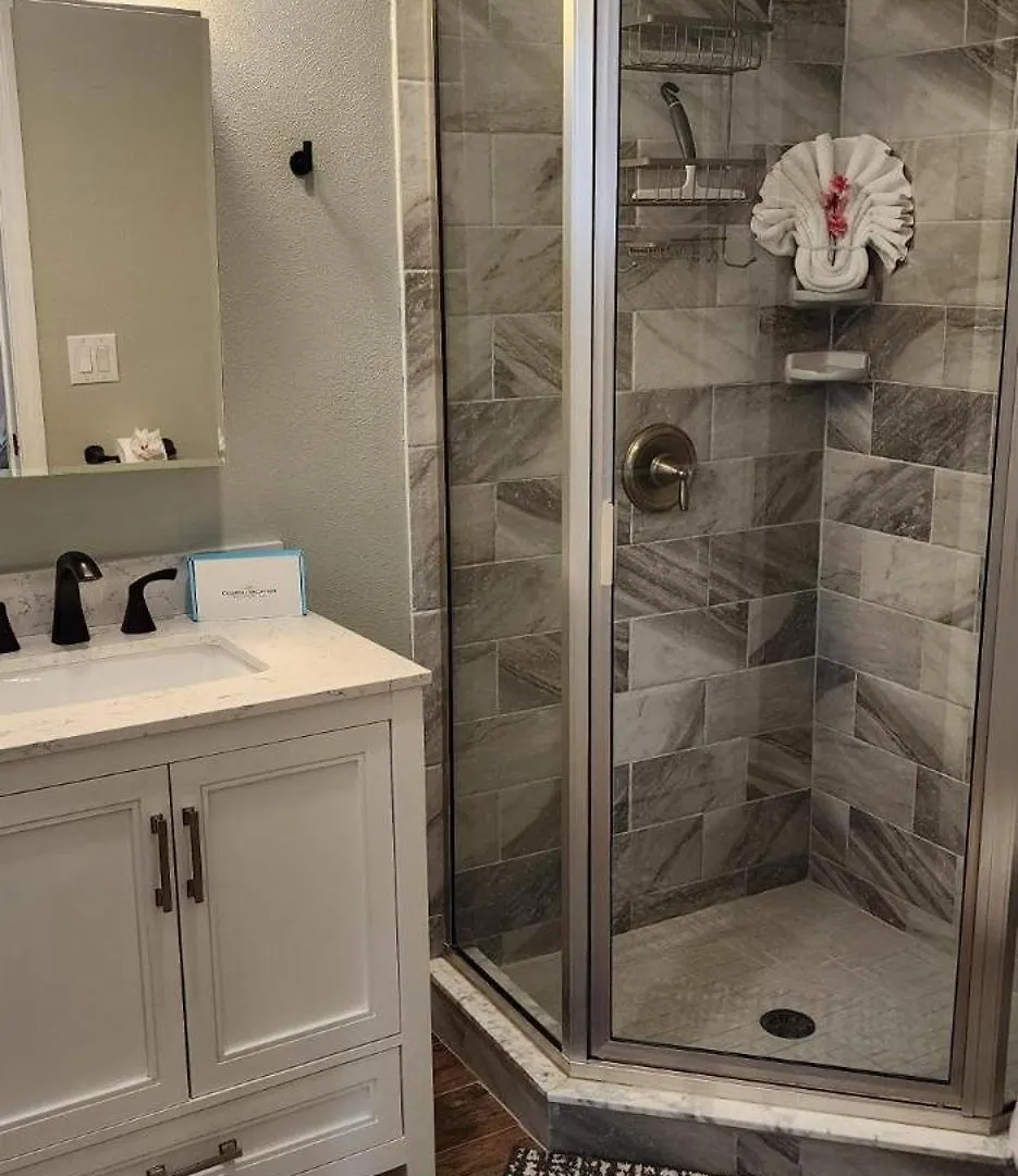 Cozy Two Bedroom Near *