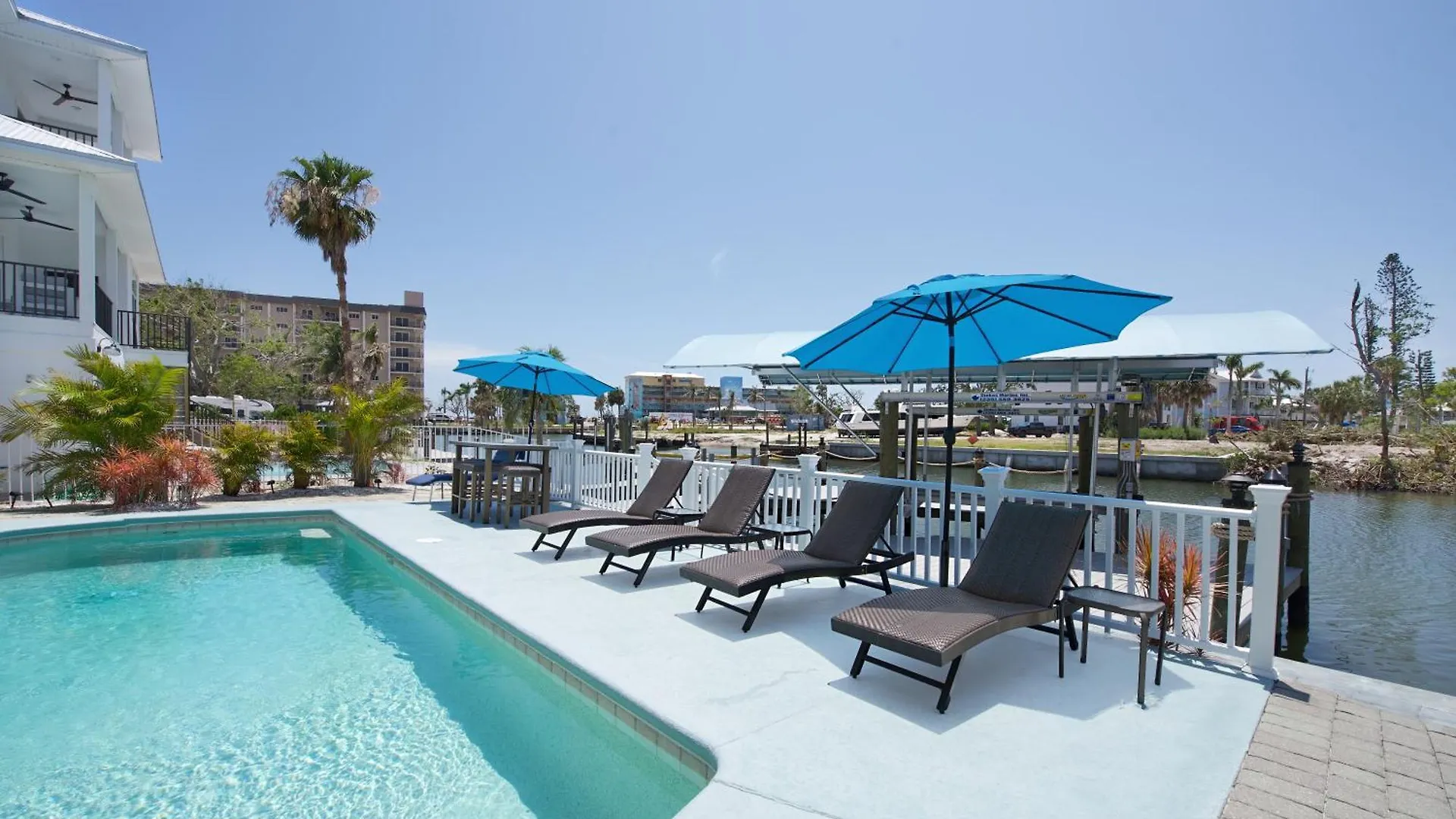 Sunny Canal By Sun Palace Vacations Semesterbostad Fort Myers Beach