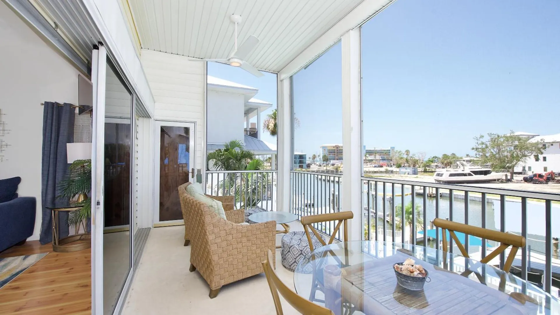 Sunny Canal By Sun Palace Vacations Semesterbostad Fort Myers Beach