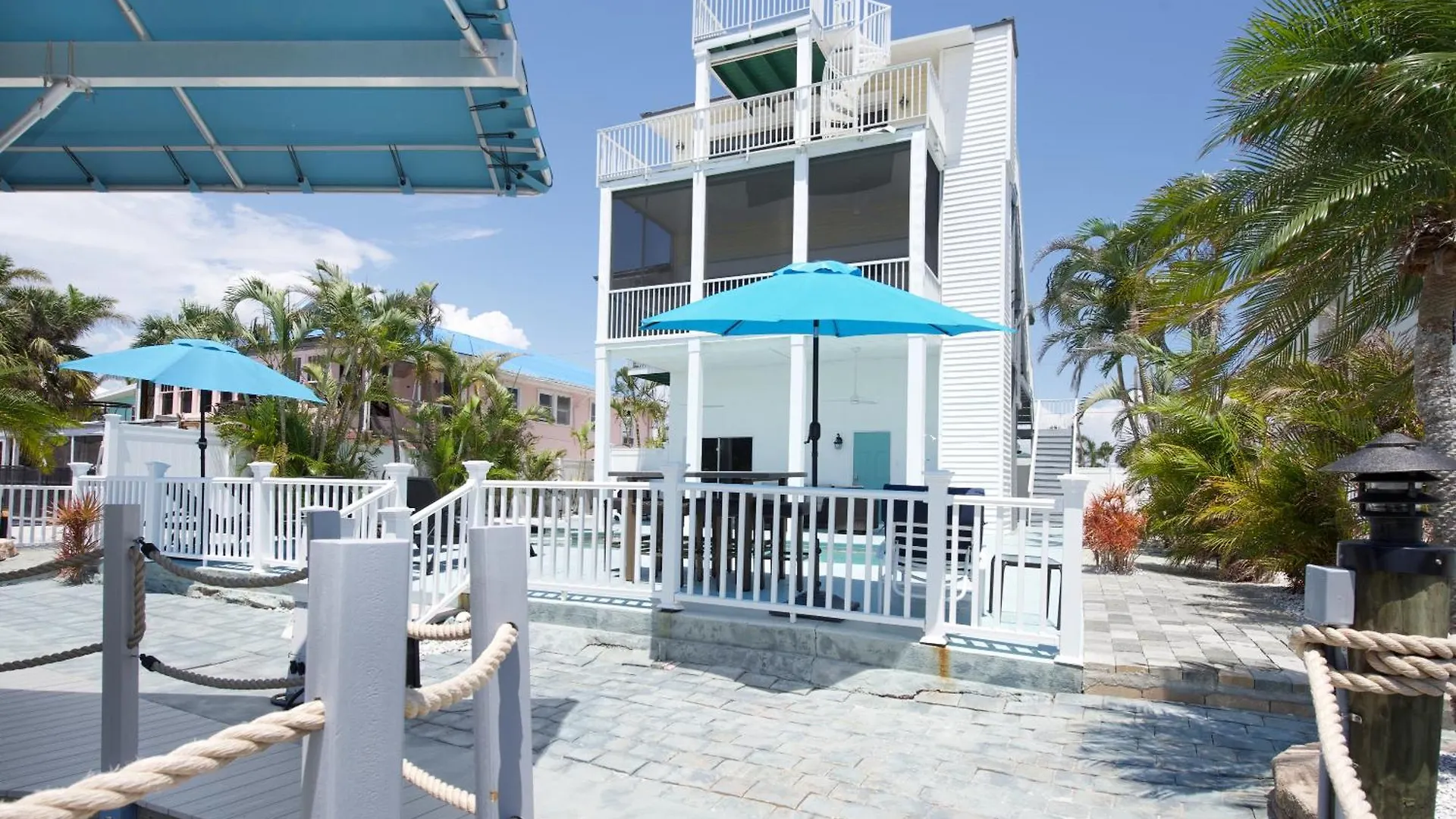Sunny Canal By Sun Palace Vacations * Fort Myers Beach