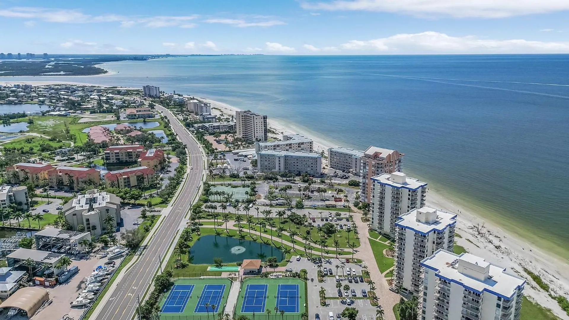 Dom wakacyjny Ocean View Condo, Heated Pool, Tennis -beach To It! - Rolenes *