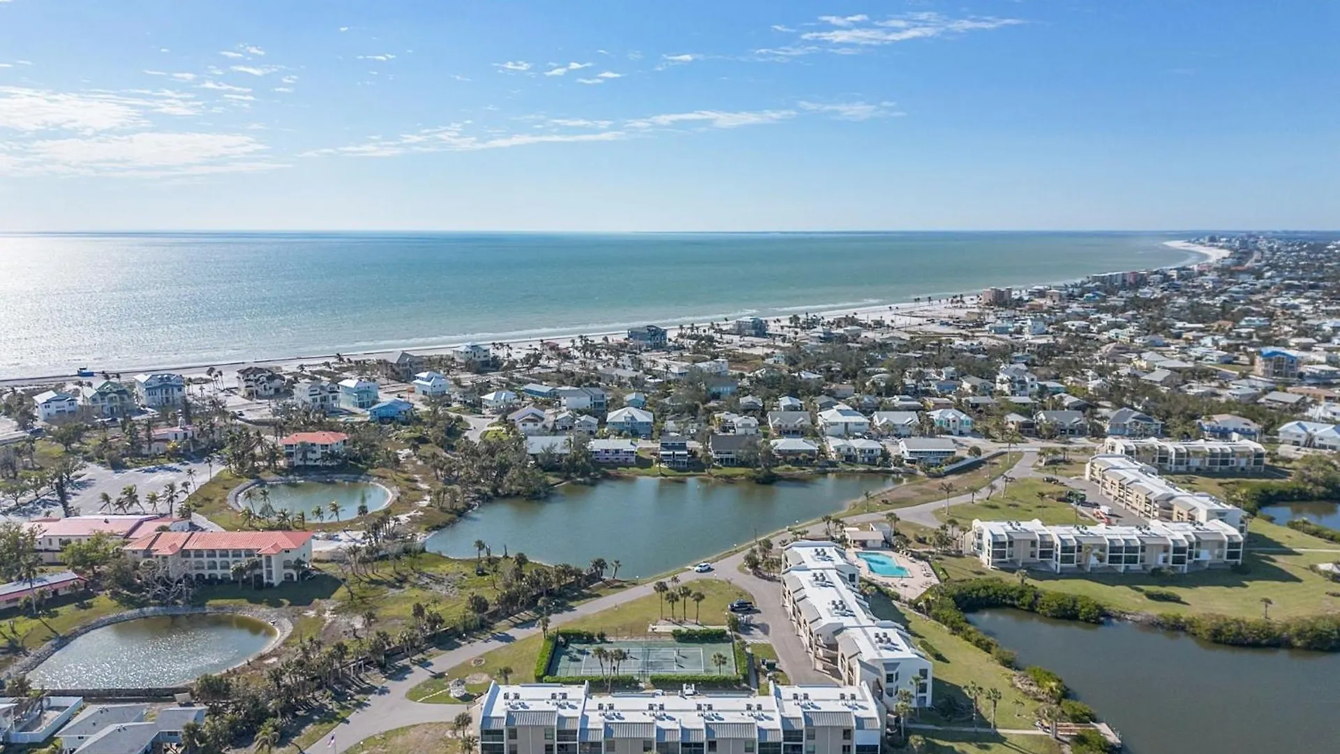 Appartement Bay Village 126- Charming Beachfront 2br 2ba With Balcony *