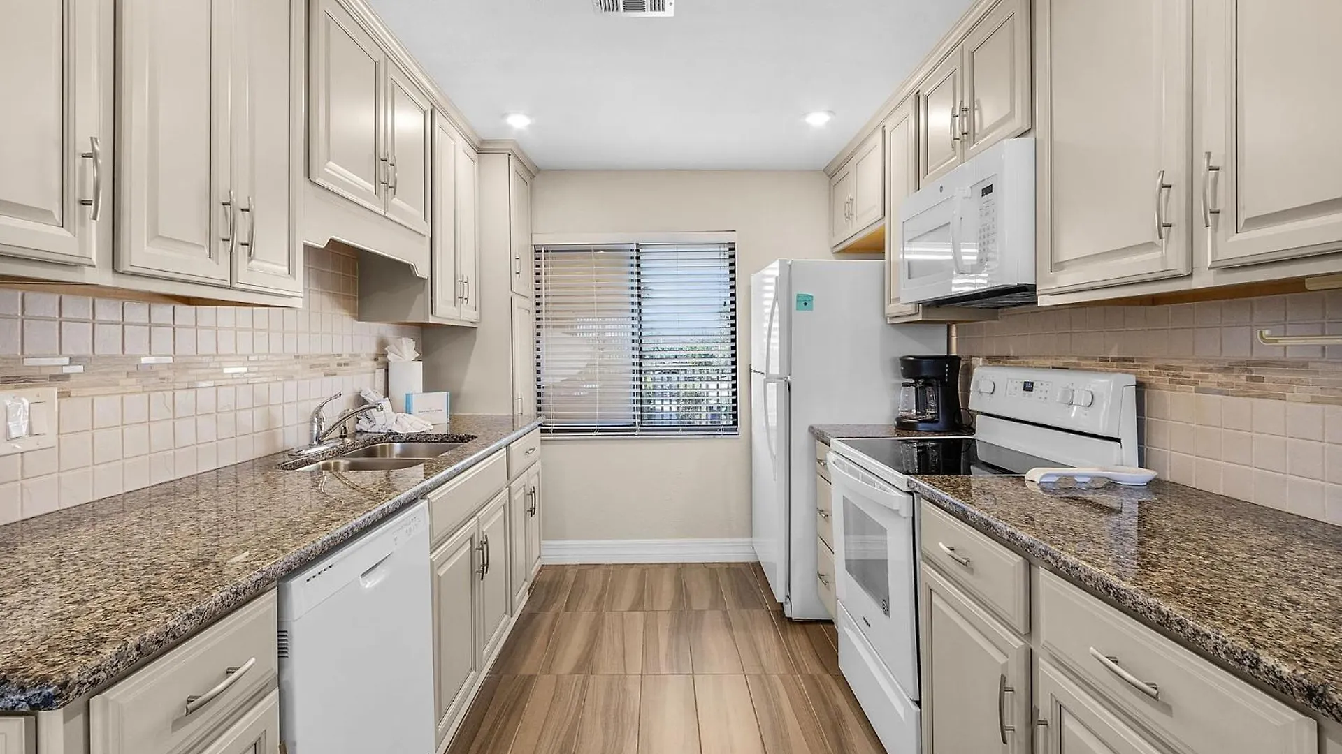 Appartement Bay Village 126- Charming Beachfront 2br 2ba With Balcony