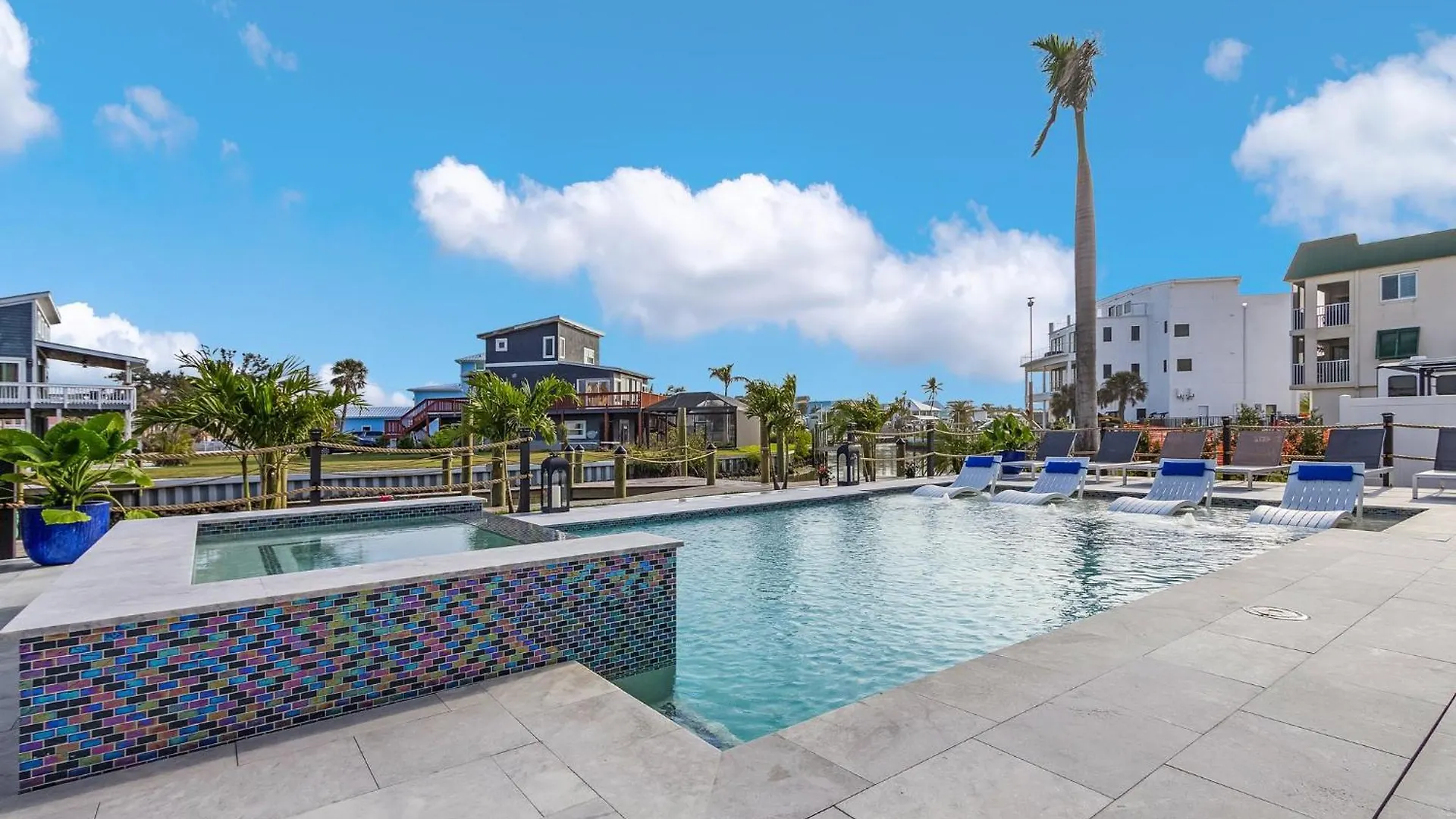 749 Paradise Pointe