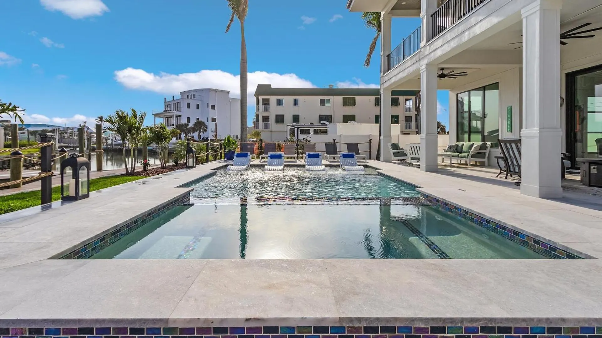 749 Paradise Pointe *